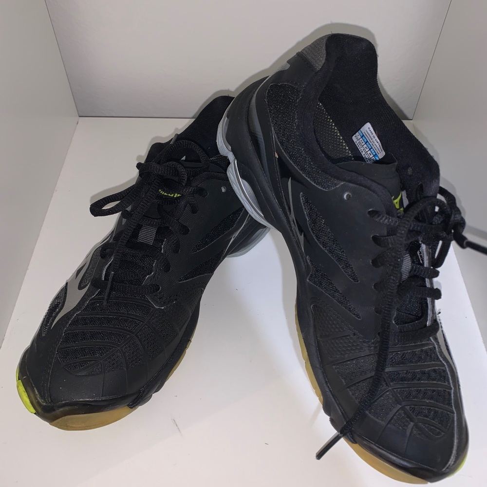 mizuno volleyball shoes